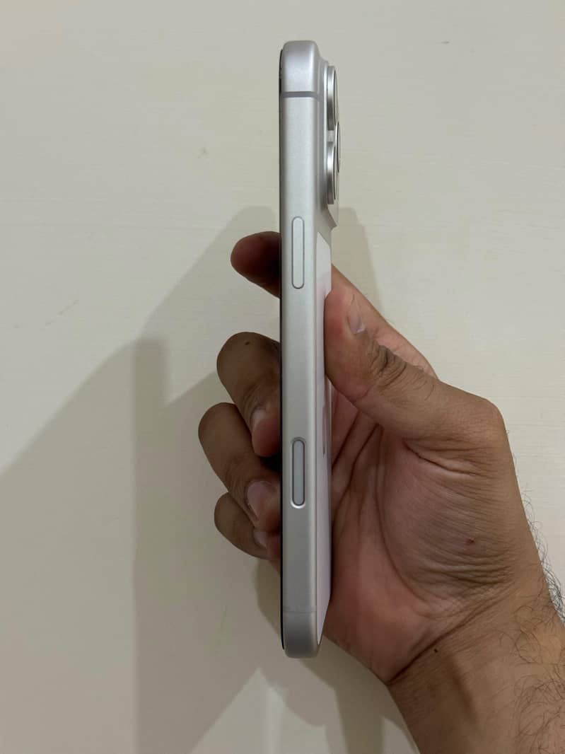Apple iPhone 17 Pro Max 11