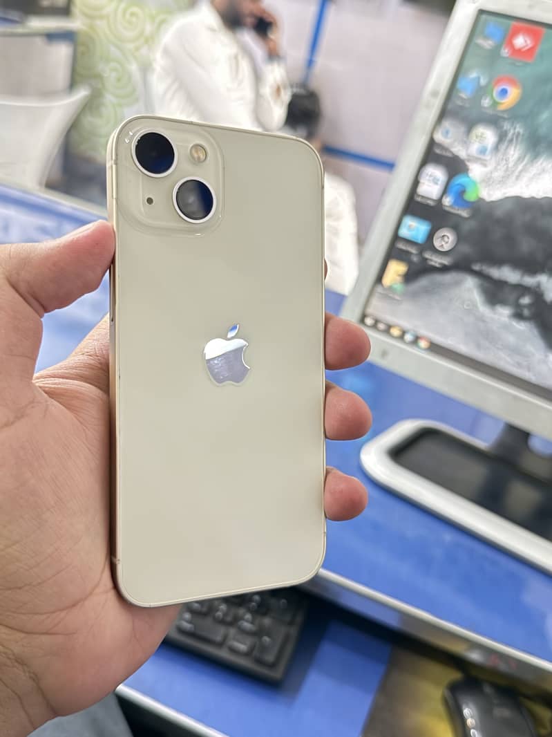 Apple iPhone 13 0