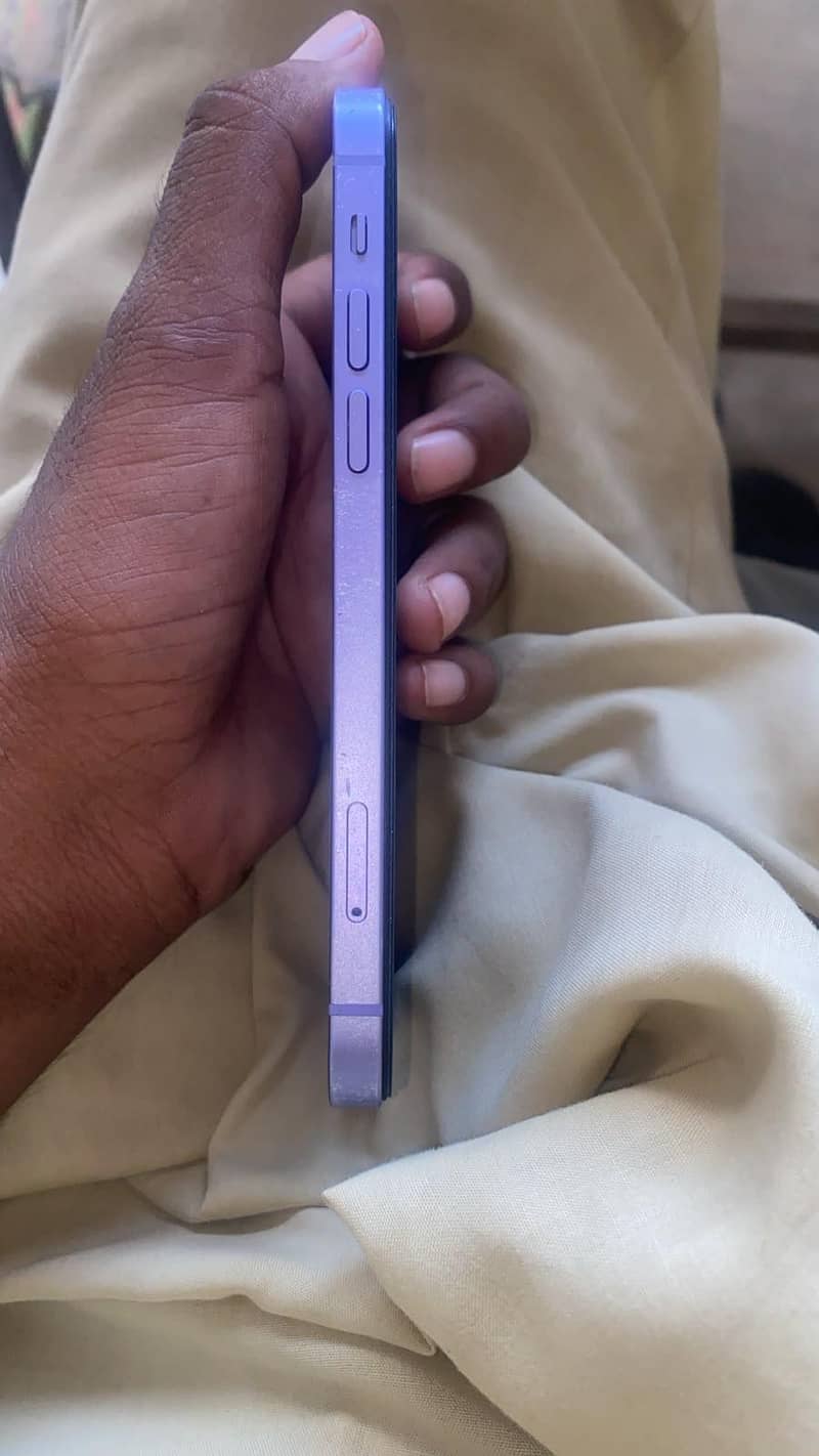 Apple iPhone 12 3
