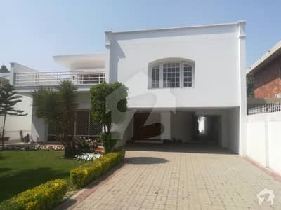 Double Storey House Available With Big Lawn F_7