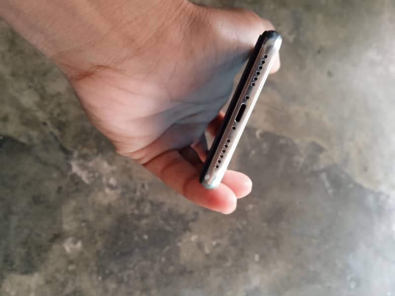 Apple iPhone X 6