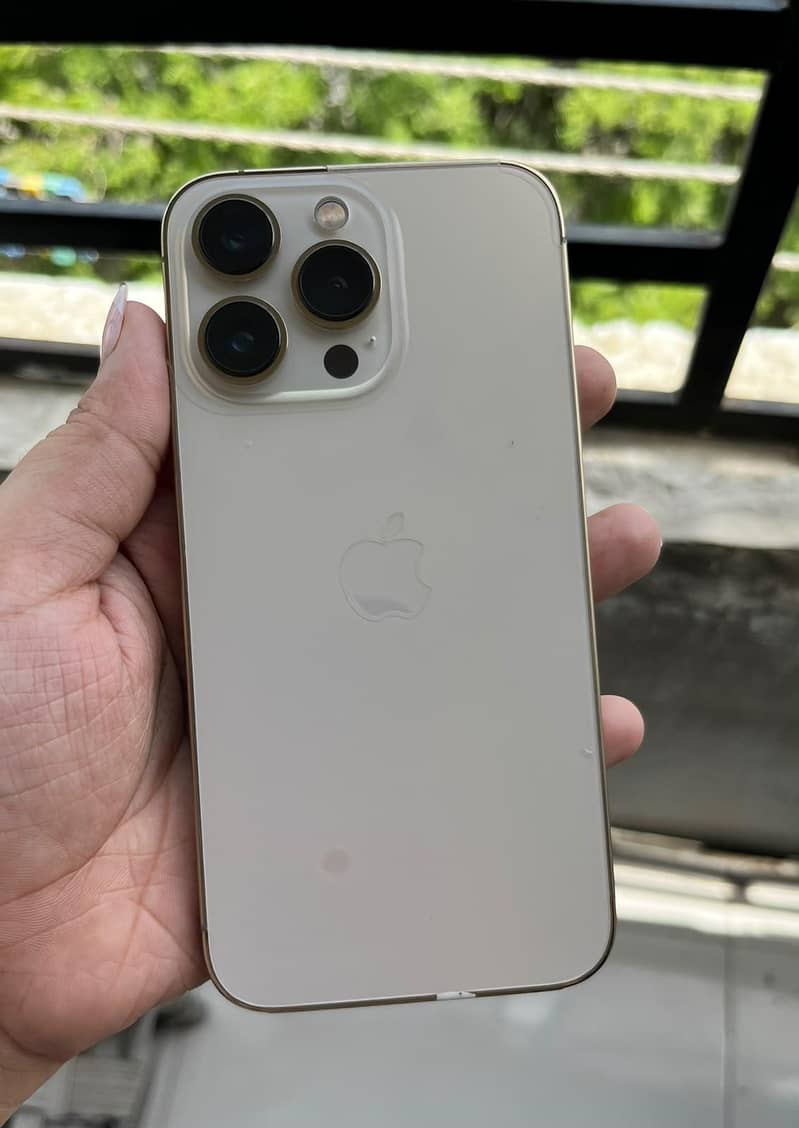 Apple iPhone 13 Pro 4