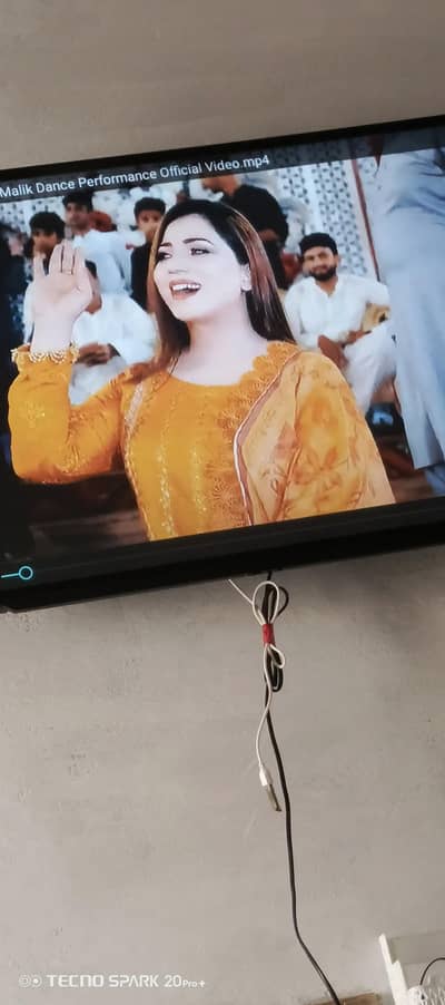 smart tv 45incfull size LCD TV for sale bahut acchi condition mein hai