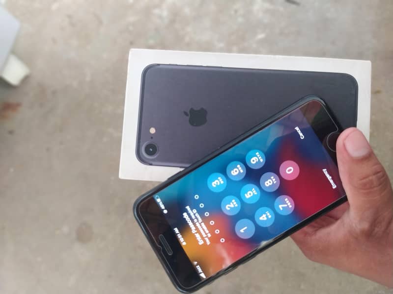Apple iPhone 7 1
