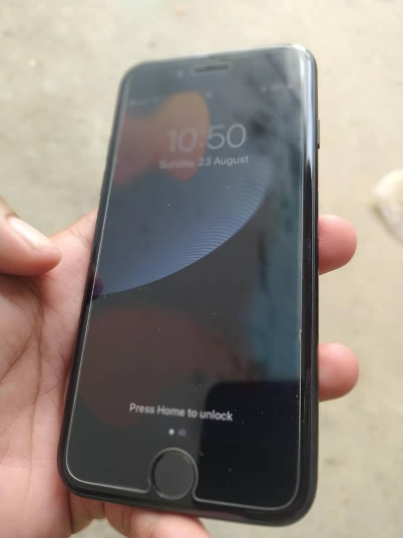Apple iPhone 7 2