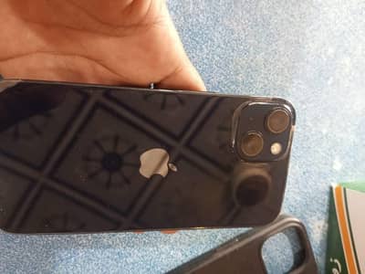 Apple iPhone 13