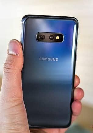 Samsung Mobile S10e