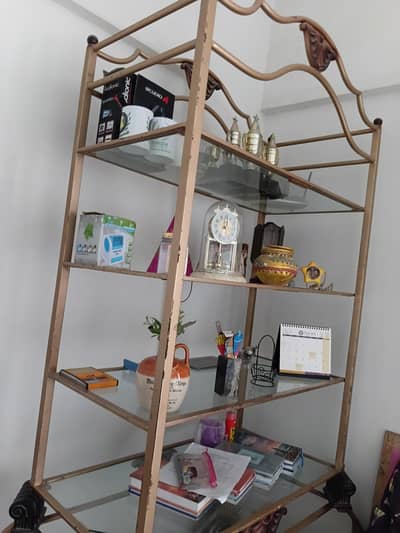 Showcase Rack made of Heavy Duty Iron Rod, In golden and brown colour