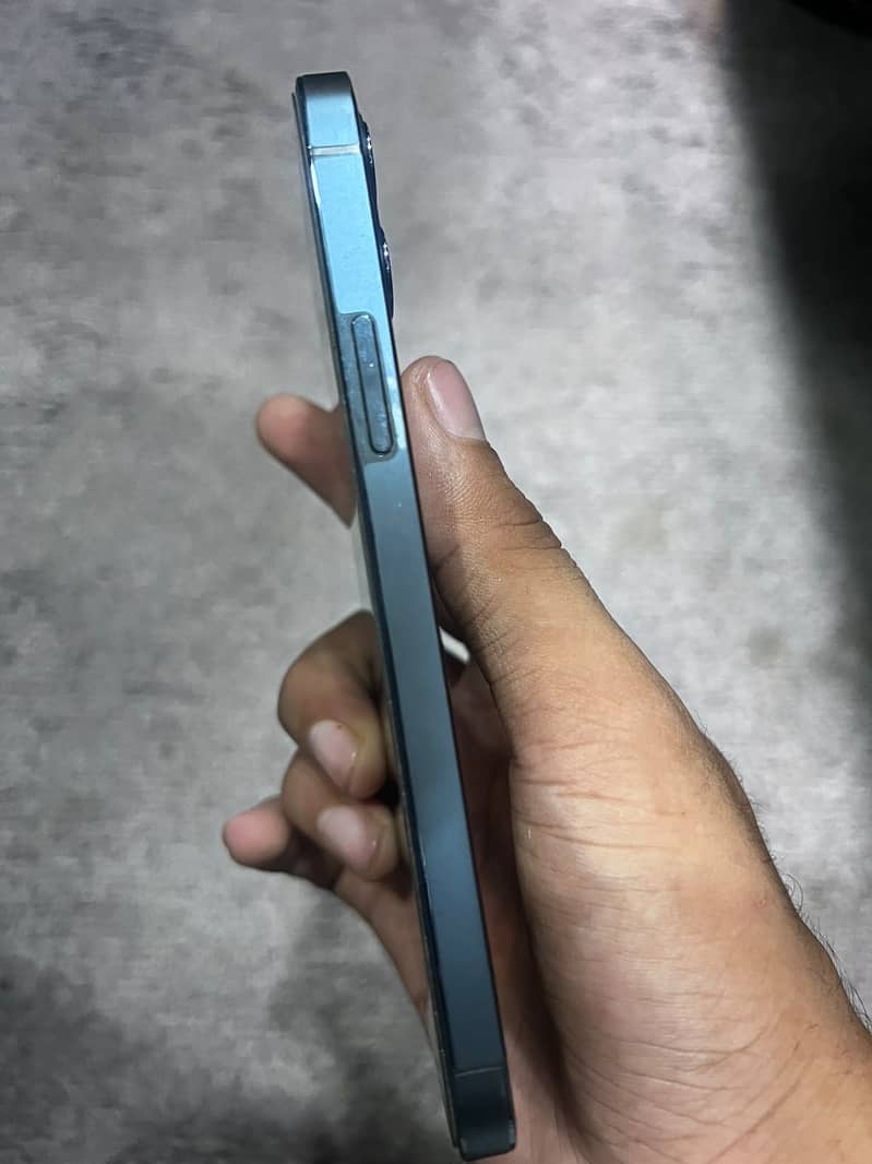 Apple iPhone 12 Pro 2