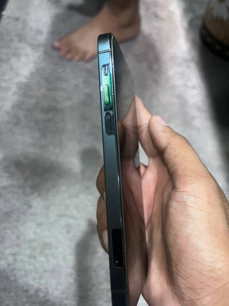 Apple iPhone 12 Pro 3