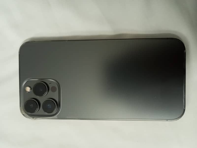 Apple iPhone 13 Pro Max 1