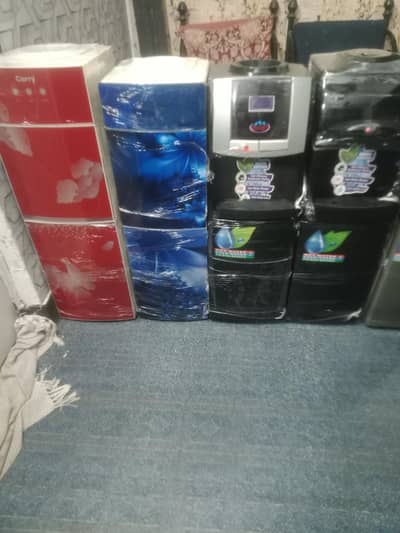 water dispenser new condation working 10/10 with warnty ,,