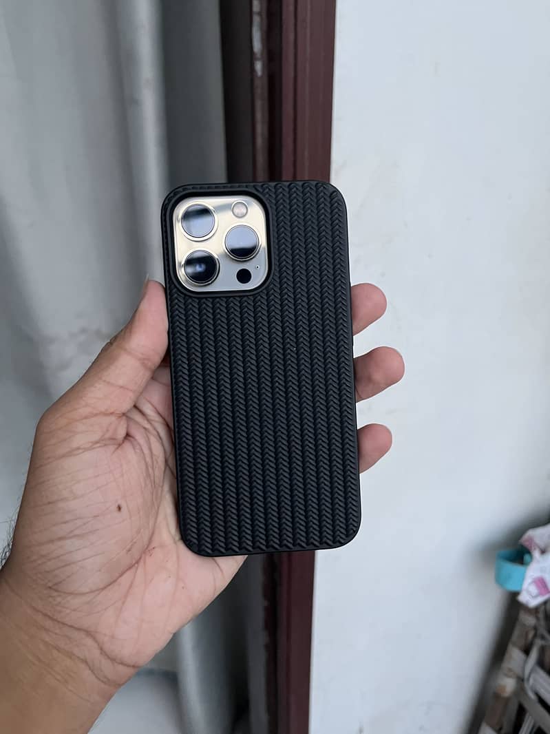 Apple iPhone 13 Pro 2