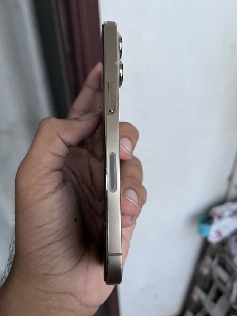 Apple iPhone 13 Pro 3