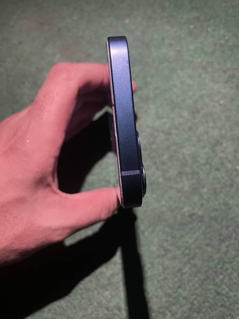 Apple iPhone 13 0