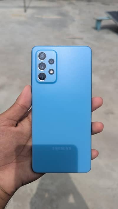 Samsung Mobile A72 with original Box and charger