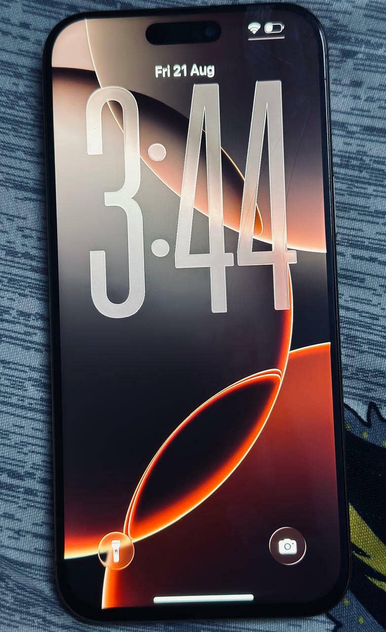 Apple iPhone 16 Pro Max 1