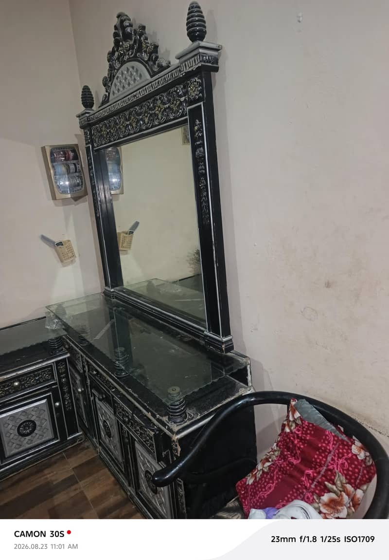 Dressing Table 0