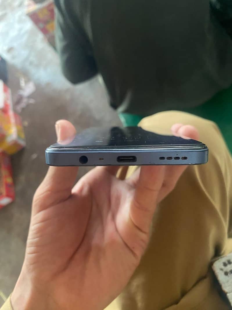 Realme C63 4