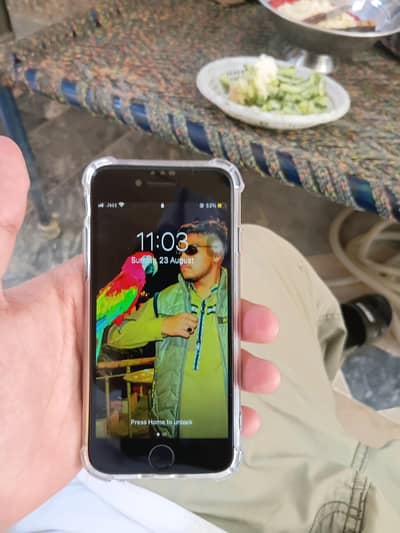 Apple iPhone 7