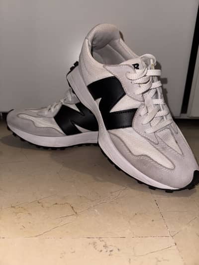 NEW BALANCE 327’s Beige Skin Suede UK Variant Size 43 Uk9