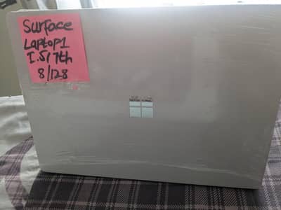 Surface Laptop 1 8/128 Amolade display Smoth touch i5 7th generation