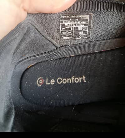jogging shoes