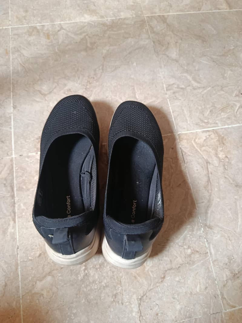 jogging shoes 2