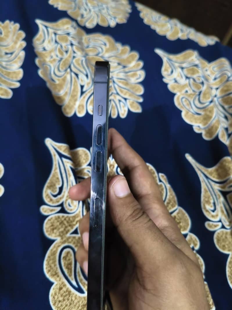 Apple iPhone 14 Pro Max 2