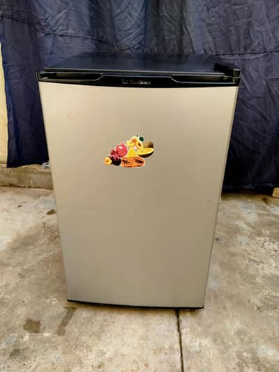 mini Fridge excellent condition Dawlance