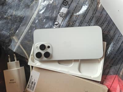 Apple iPhone 16 Pro Max