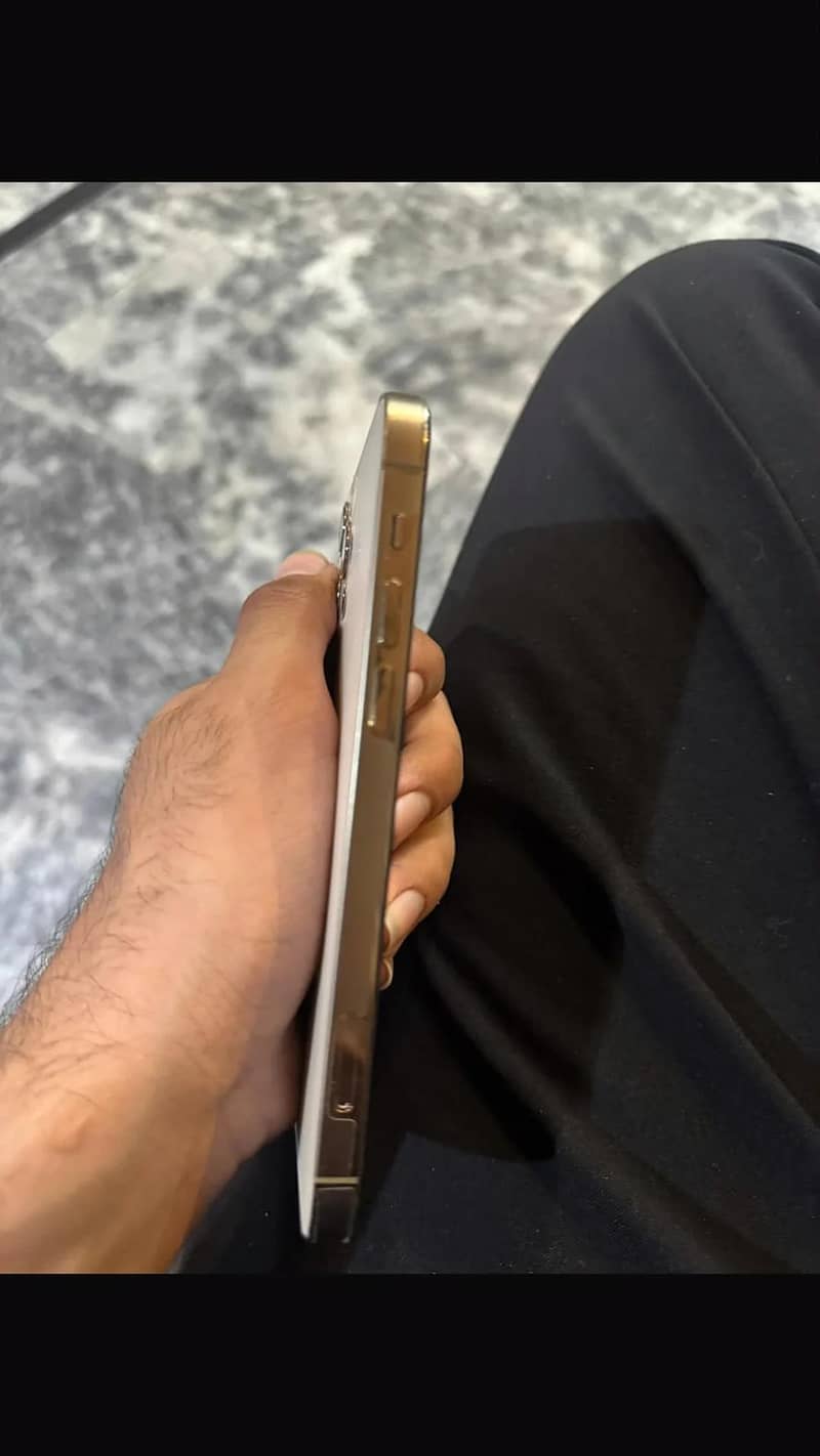 Apple iPhone 12 Pro 4