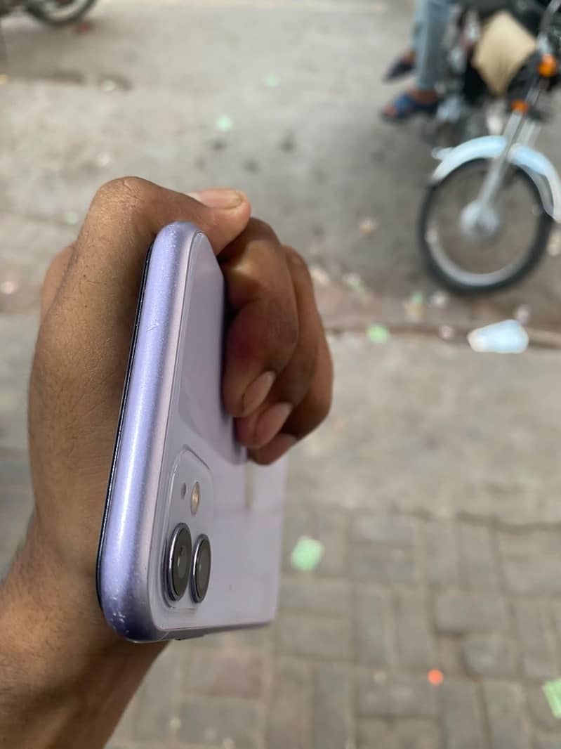 Apple iPhone 11 8