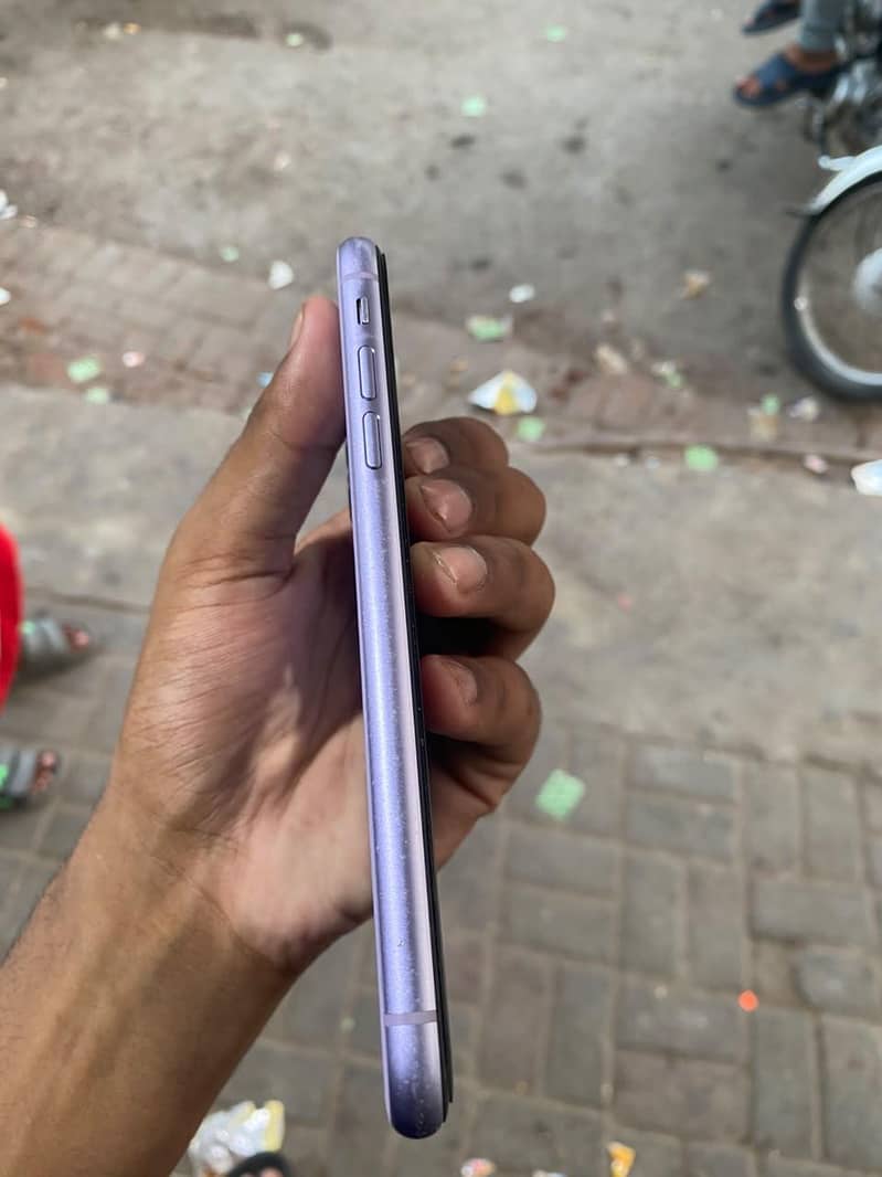 Apple iPhone 11 9