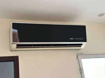 1.5 Ton Split Ac R22. Non Invertor fully working
