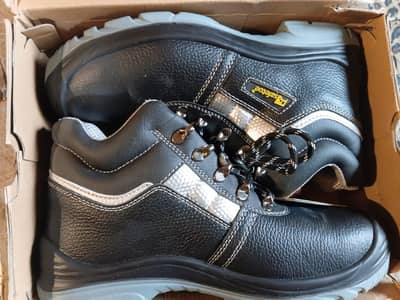 Safety Shoes unused