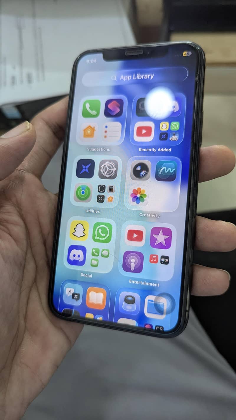 Apple iPhone 11 Pro 4