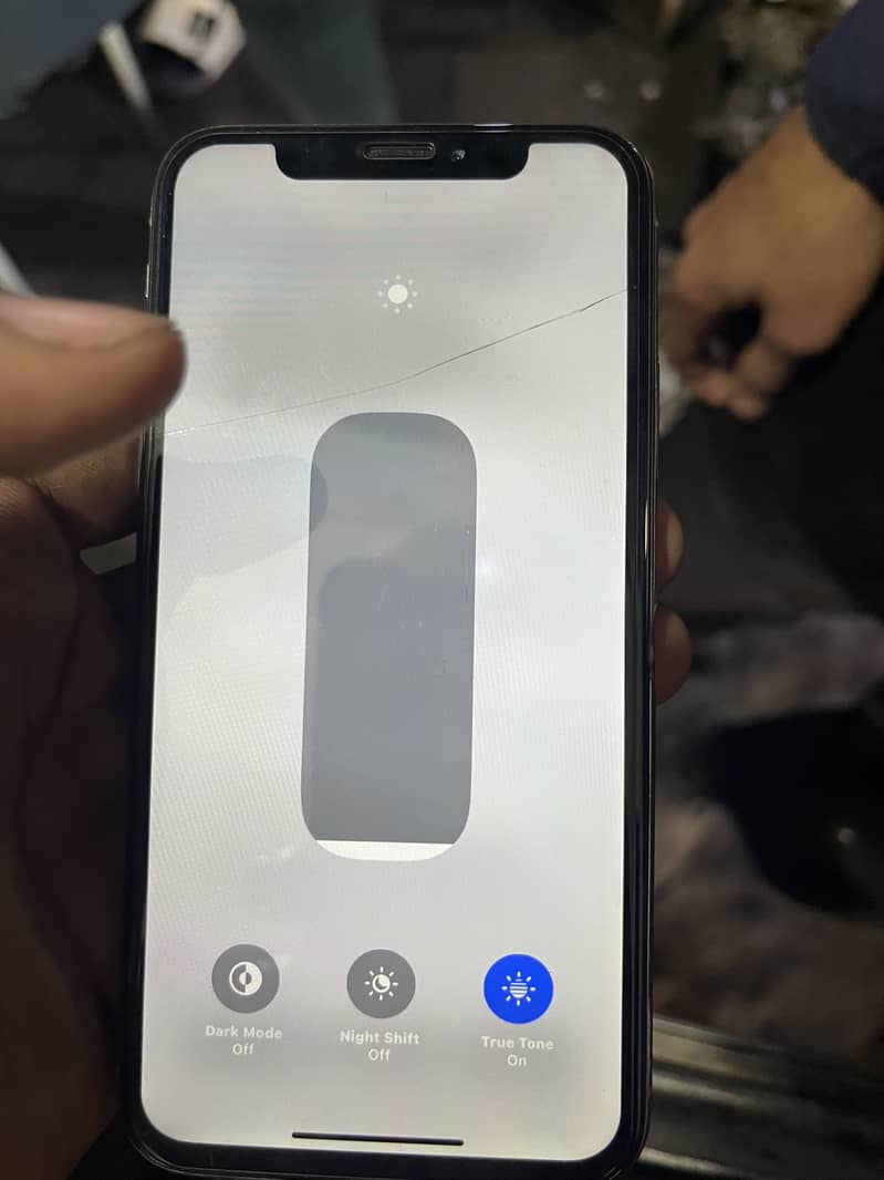 Apple iPhone XS 4