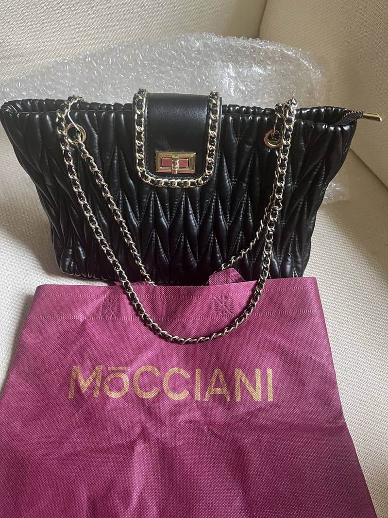 Black handbag 2