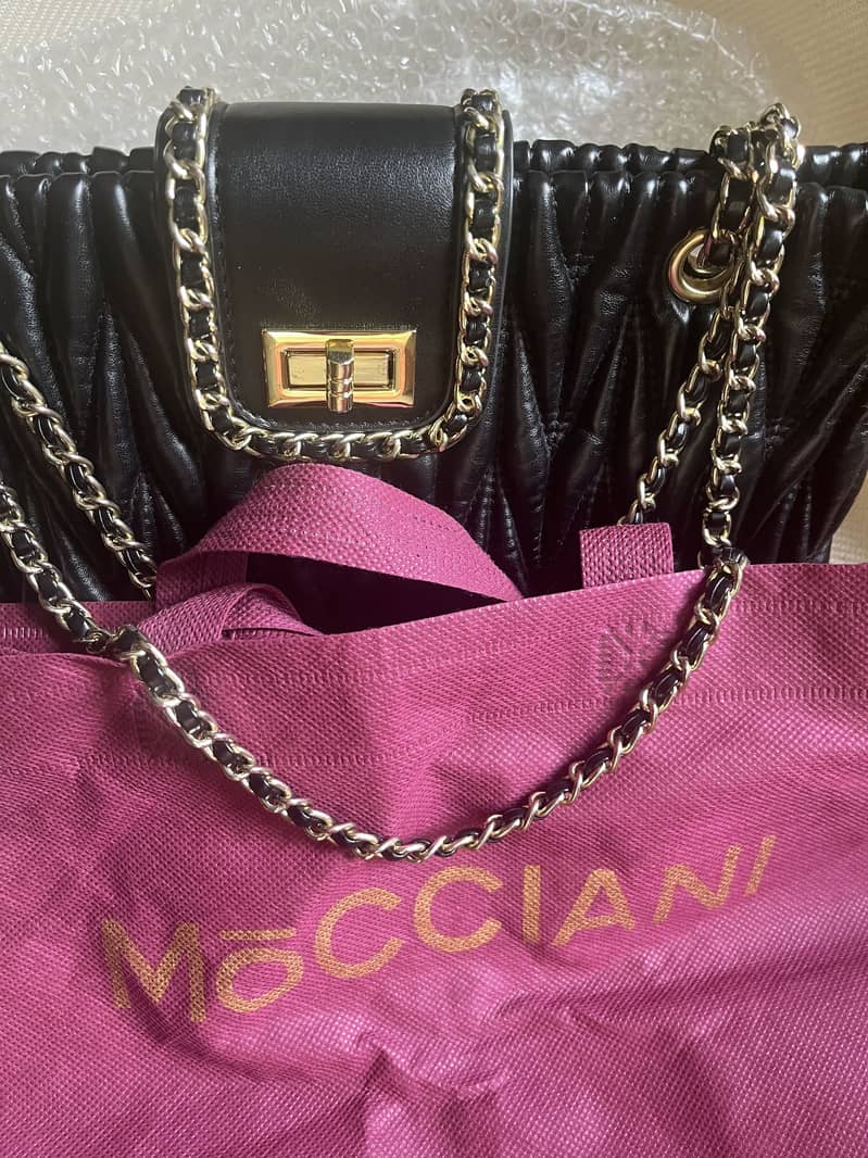 Black handbag 3