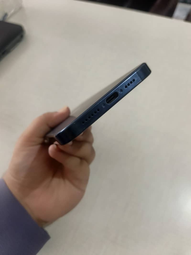 Apple iPhone 15 Pro Max 0