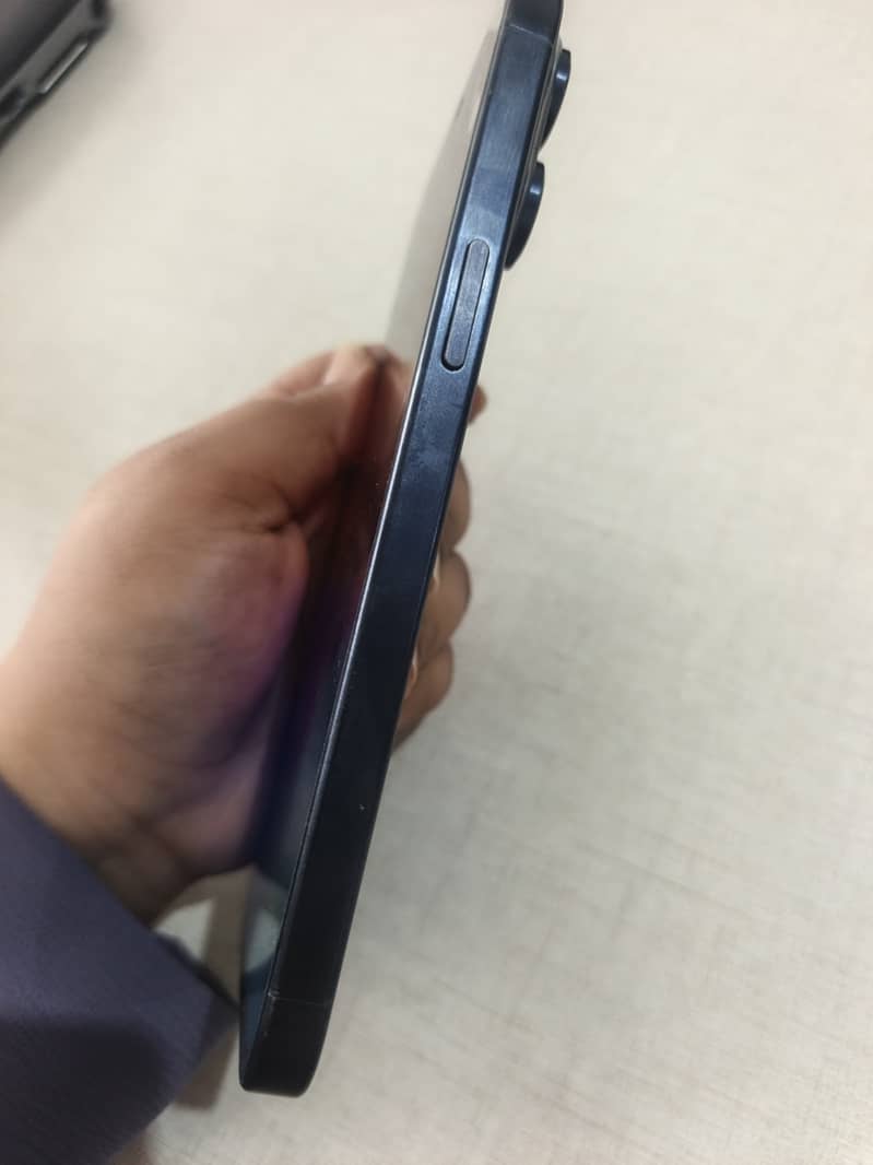 Apple iPhone 15 Pro Max 5