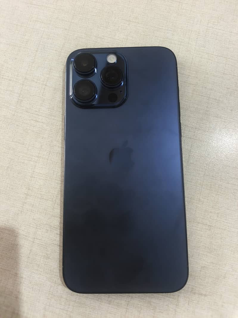 Apple iPhone 15 Pro Max 6