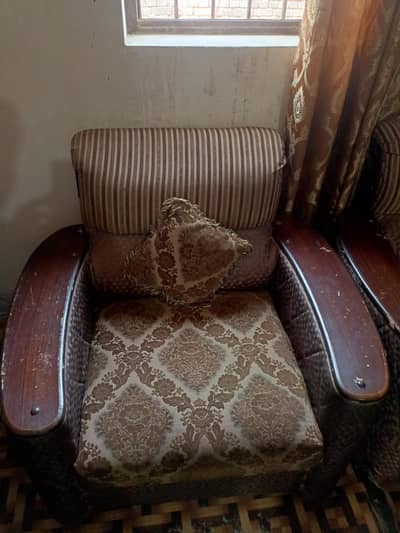2+1+1 sofa and Table