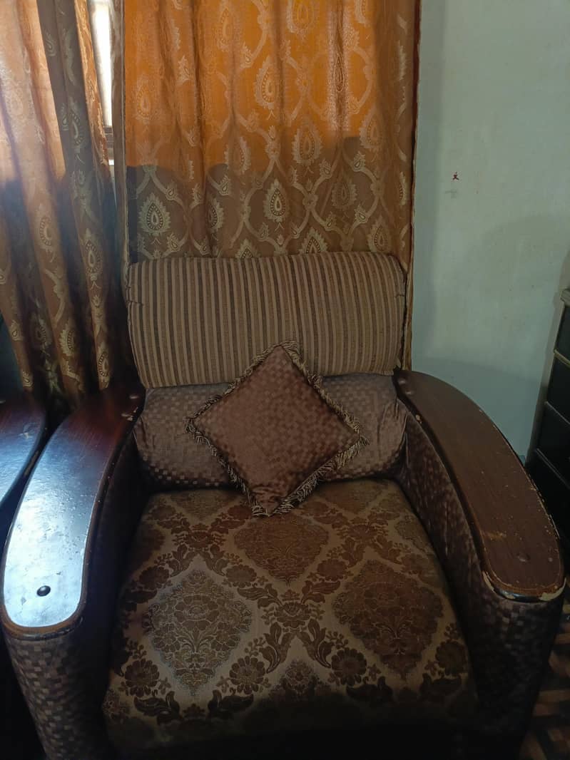2+1+1 sofa and Table 1