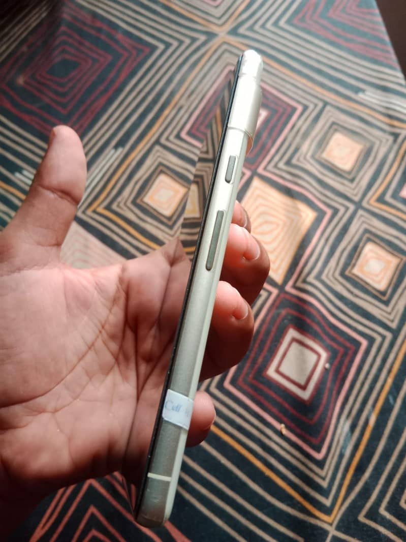 Google Pixel 7 4