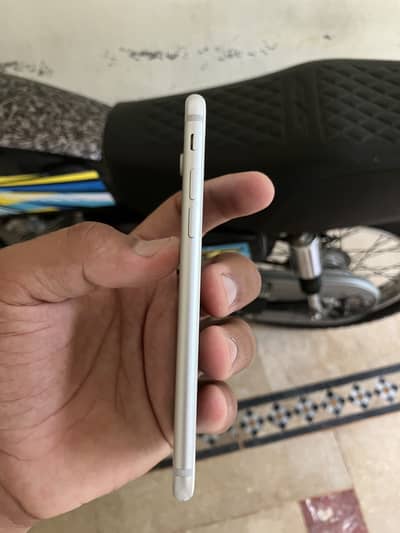 Apple iPhone 7
