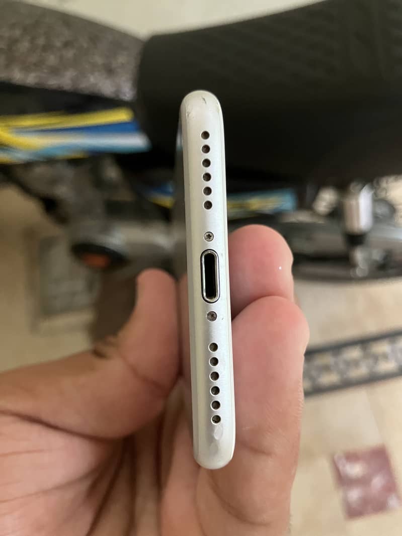 Apple iPhone 7 7