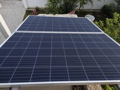 6 Solar Panels 1.5kW Lot