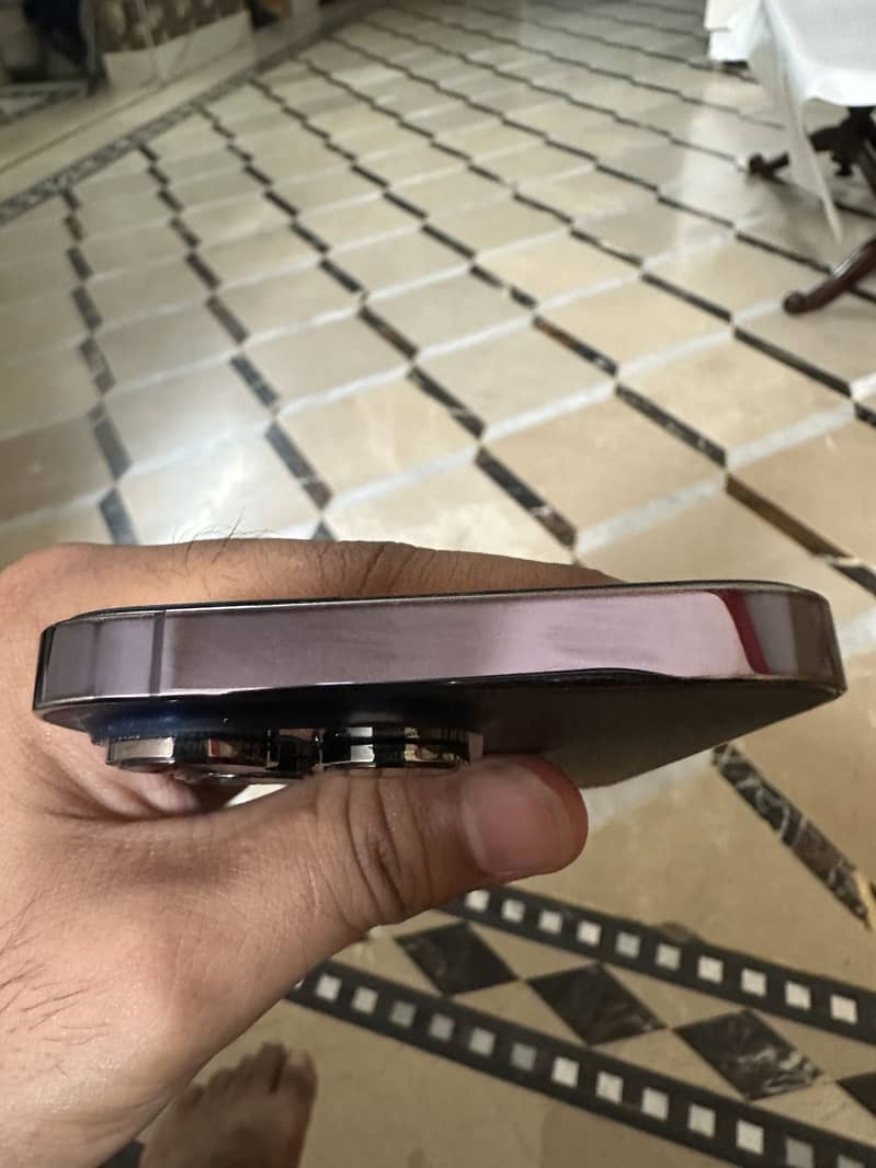 Apple iPhone 14 Pro 1